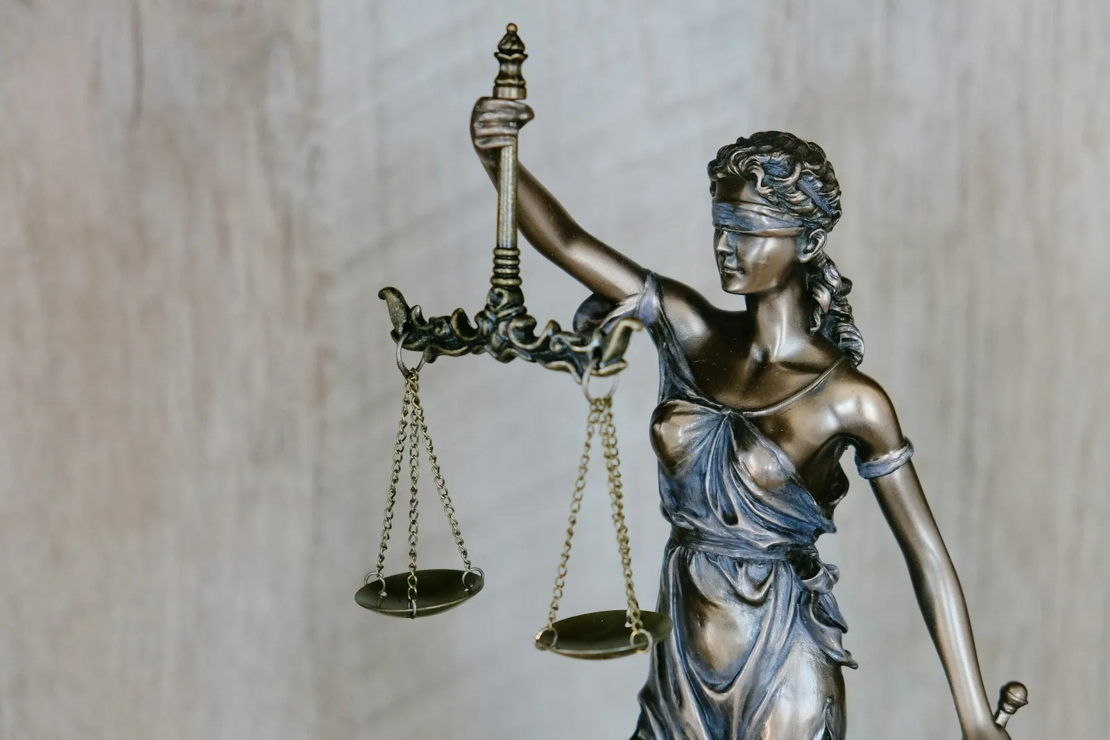 Row of legal volumes — the physical form of the recording laws this guide summarizes